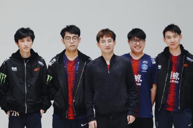 深圳女篮的 深圳女篮的